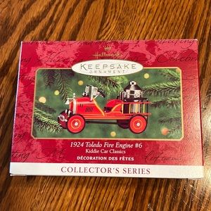 Hallmark KEEPSAKE ORNAMENT